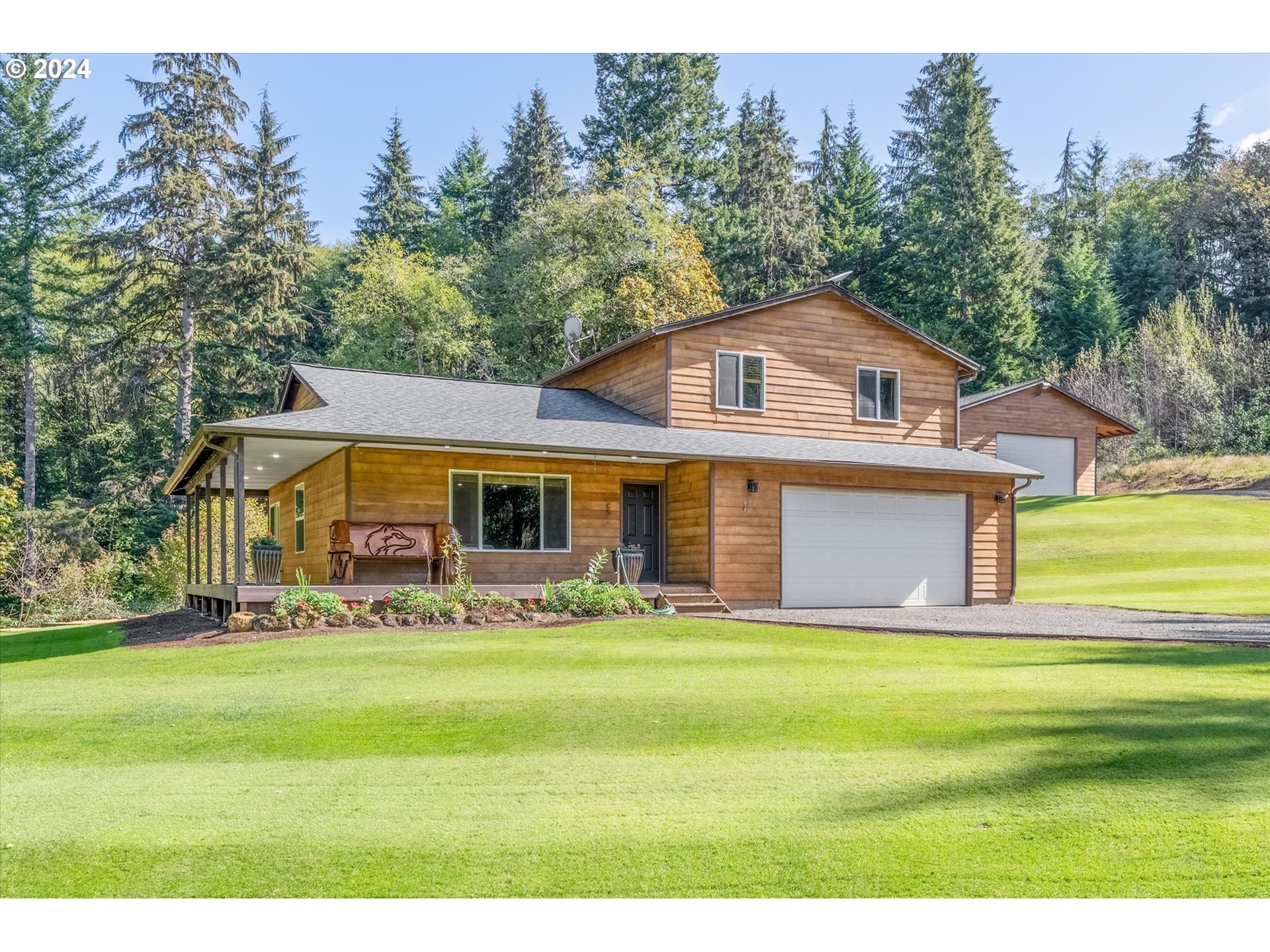 415 SPRUCE CREEK RD