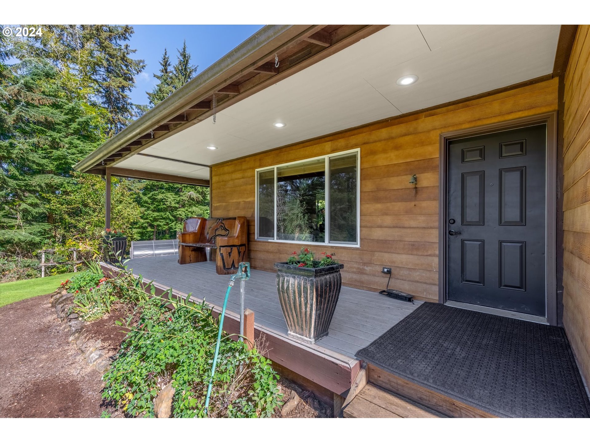 415 SPRUCE CREEK RD