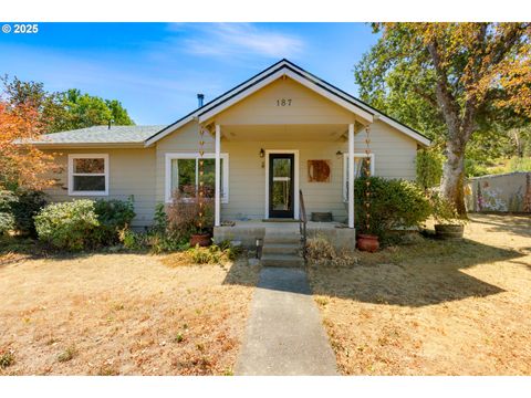 187 HACKETT LN Riddle OR 97469