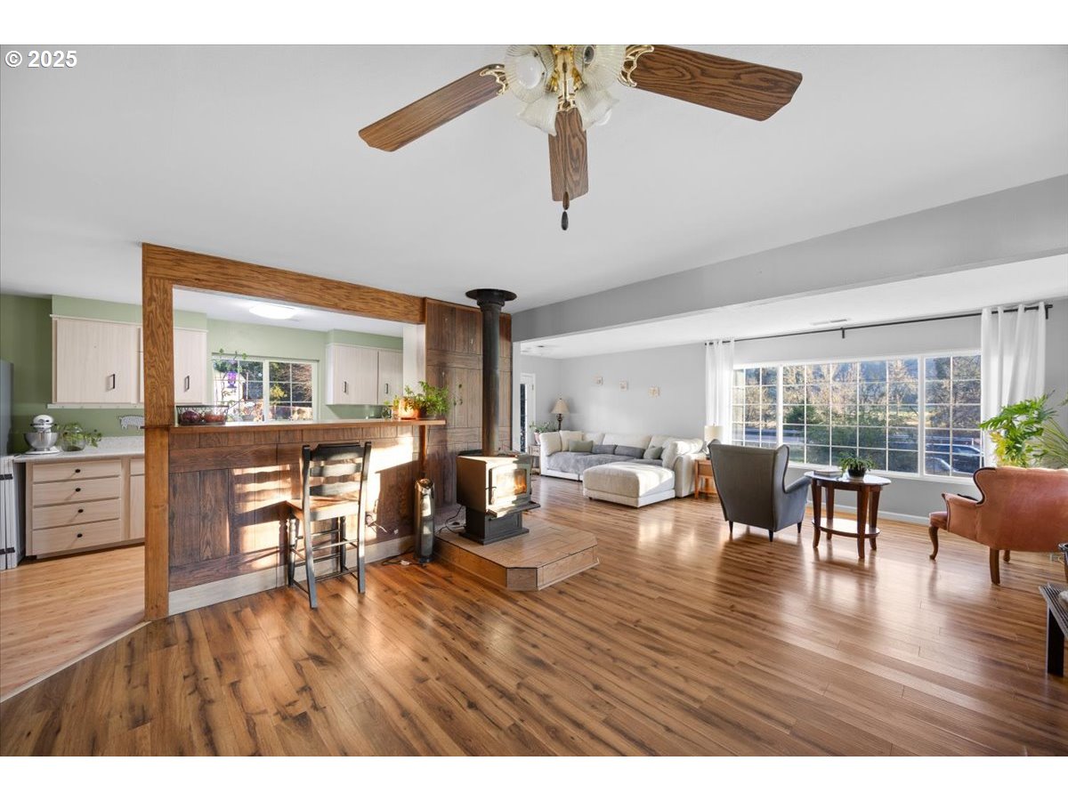 22240 TILLER TRAIL HWY