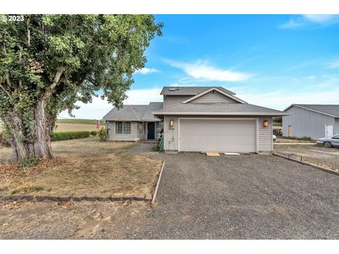 A home in Yamhill