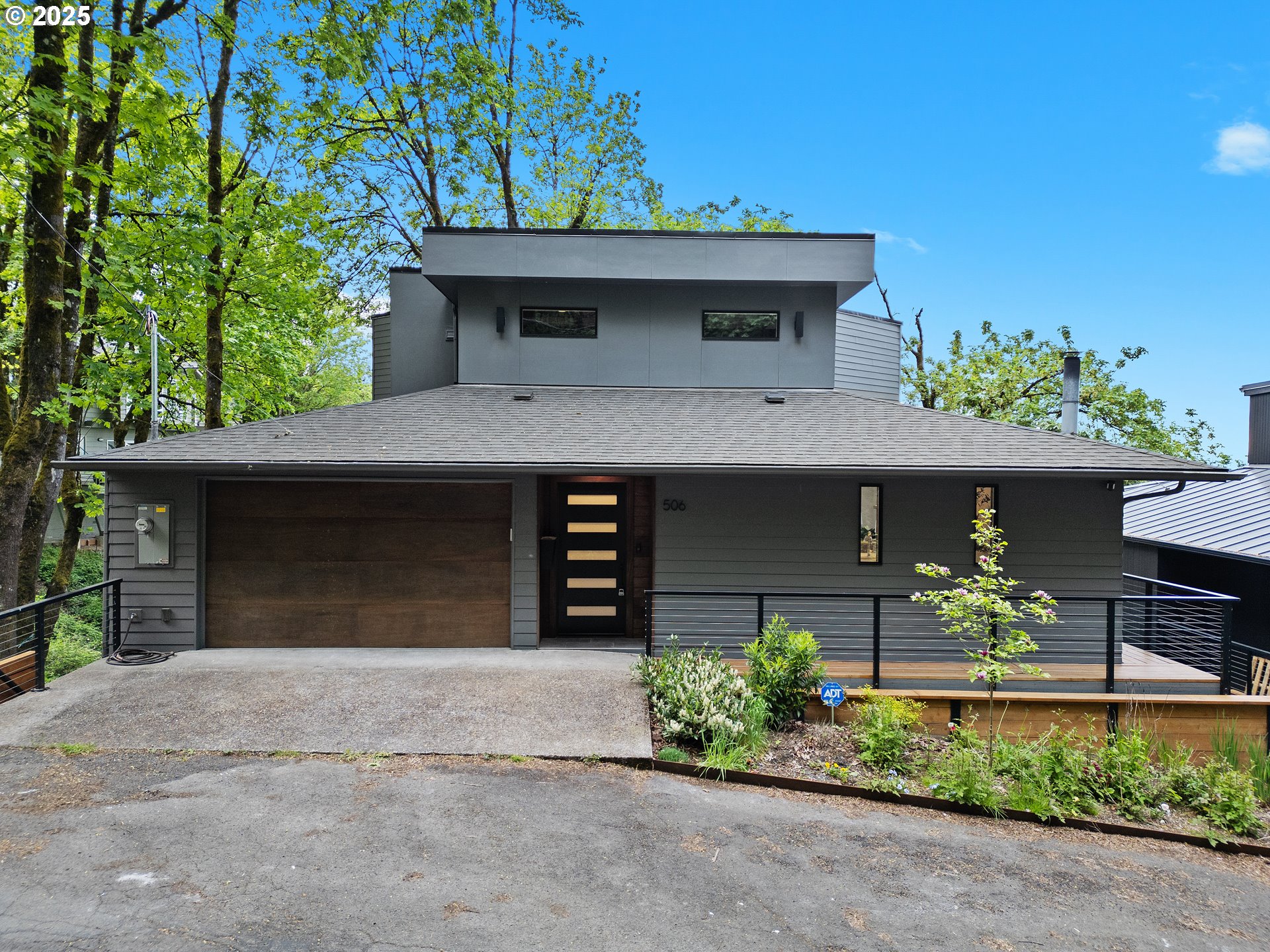 506 NW MACLEAY BLVD
