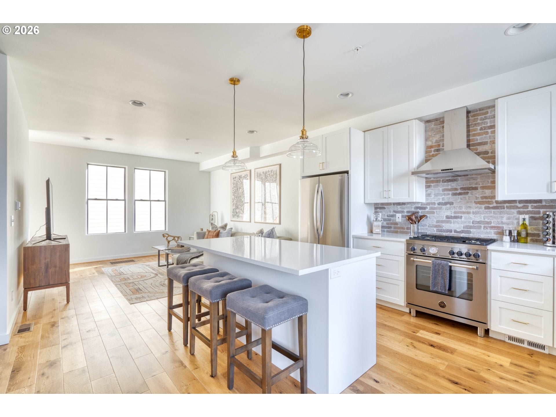 512 NE 56TH AVE