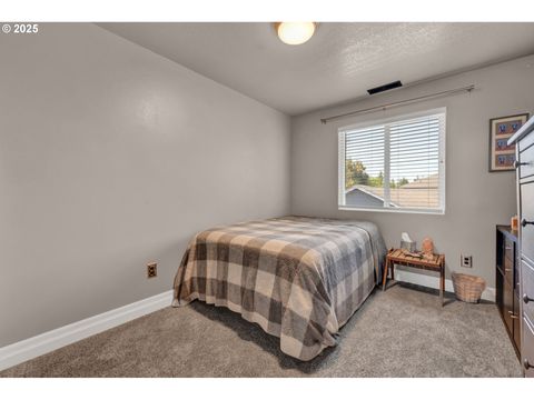 Tiny photo for 65 Honer Loop, Creswell, OR 97426 (MLS # 391433248)