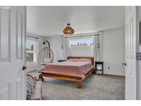 Tiny photo for 65 Honer Loop, Creswell, OR 97426 (MLS # 391433248)