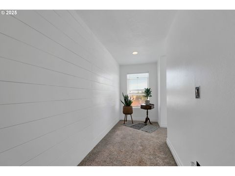 Tiny photo for 65 Honer Loop, Creswell, OR 97426 (MLS # 391433248)