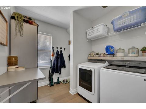 Tiny photo for 65 Honer Loop, Creswell, OR 97426 (MLS # 391433248)