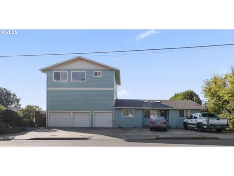 274/276 N CAMMANN ST Coos Bay OR 97420