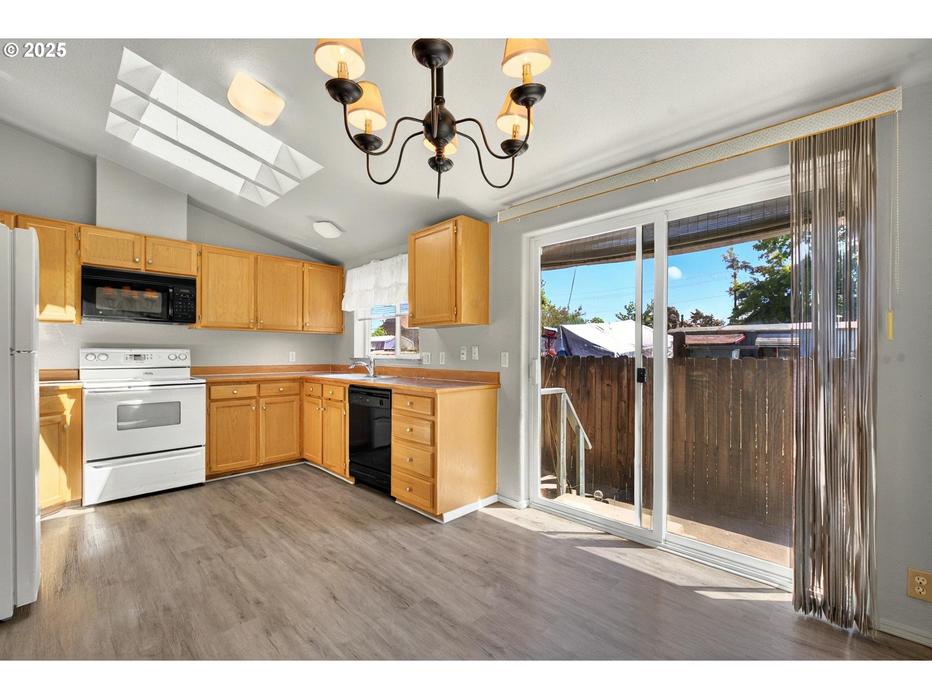 1080 BAKER ST