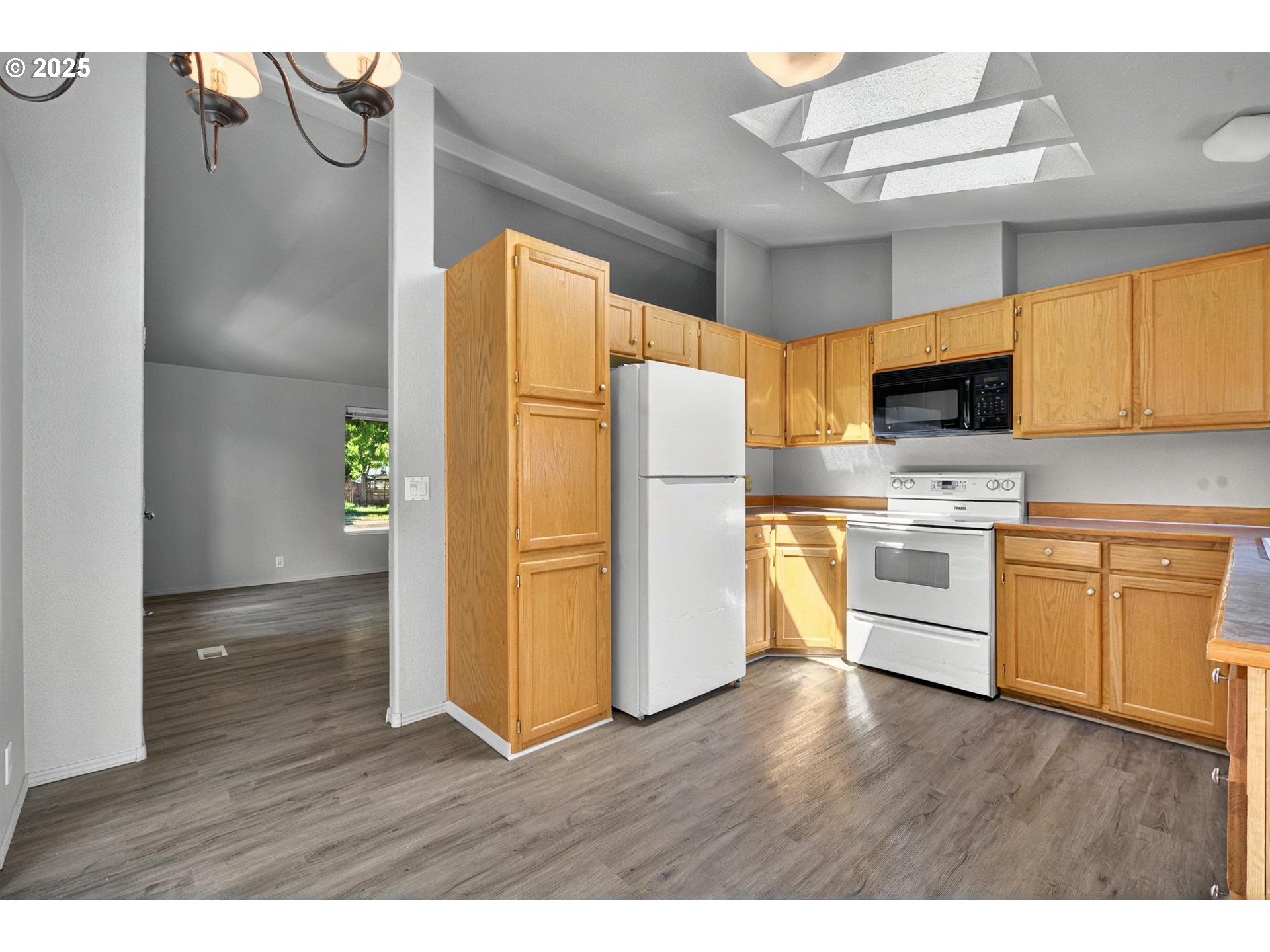 1080 BAKER ST