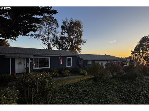 97818 HANSCAM LN Brookings OR 97415