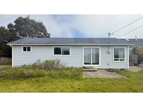 6 EDEN LN Florence OR 97439