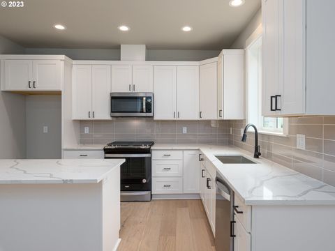 Tiny photo for 336 Sunday Dr, Creswell, OR 97426 (MLS # 217231465)
