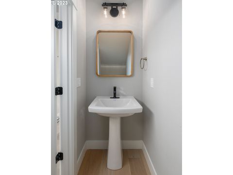 Tiny photo for 336 Sunday Dr, Creswell, OR 97426 (MLS # 217231465)