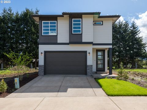 Photo of 336 Sunday Dr, Creswell, OR 97426 (MLS # 217231465)