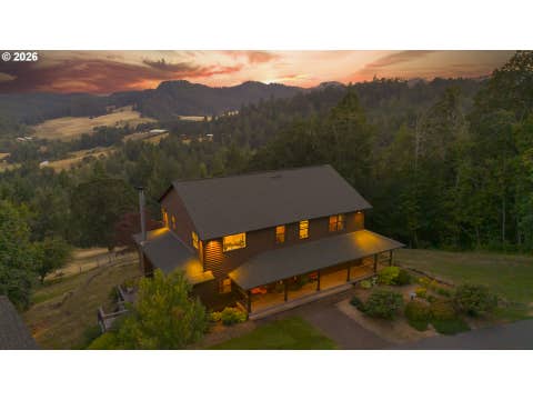Photo of 2653 NW High Heaven Rd, McMinnville, OR 97128 (MLS # 302795204)