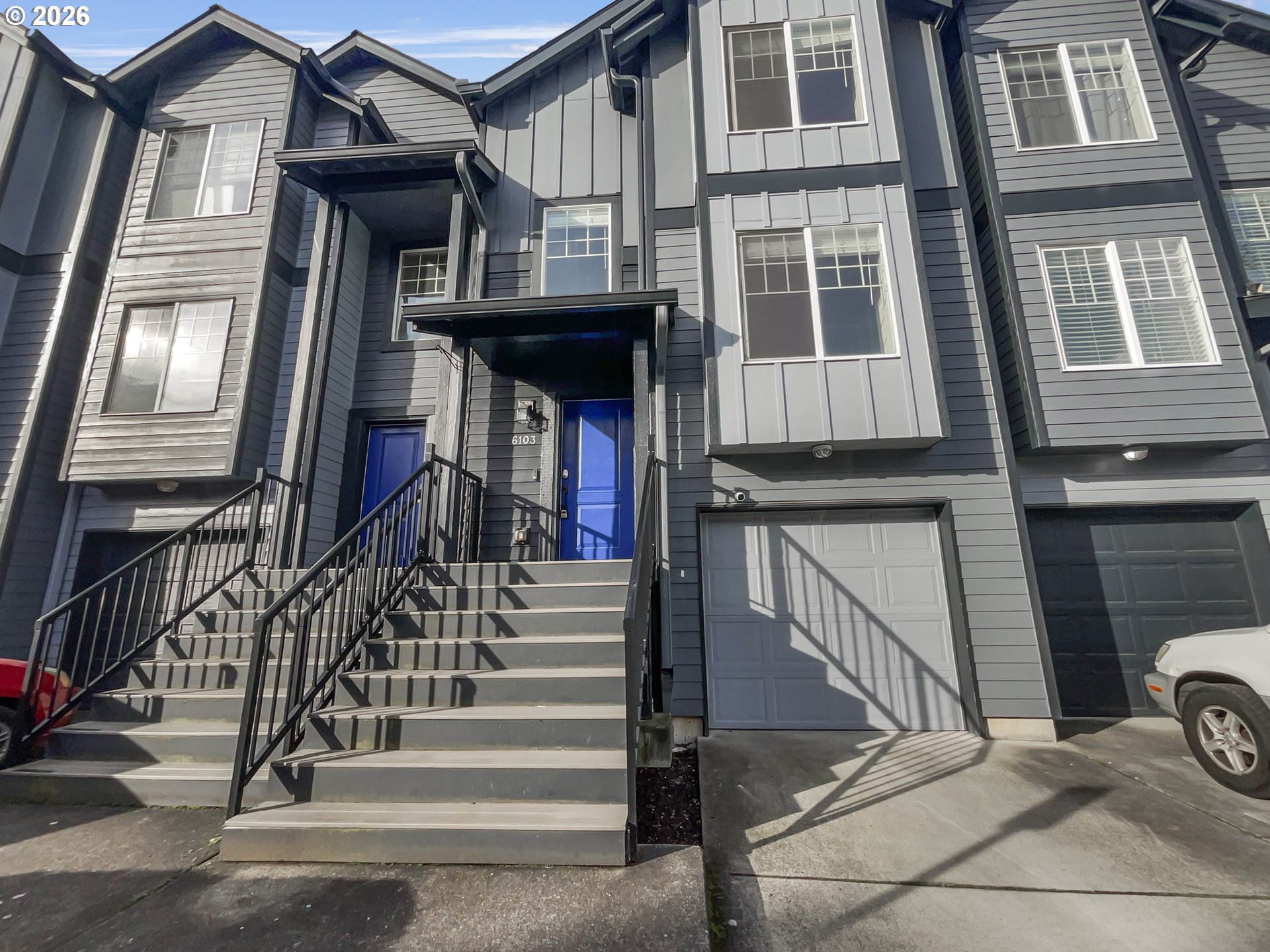 Photo 1 of 18 — 6103 NE 34TH ST, Vancouver, WA 98661