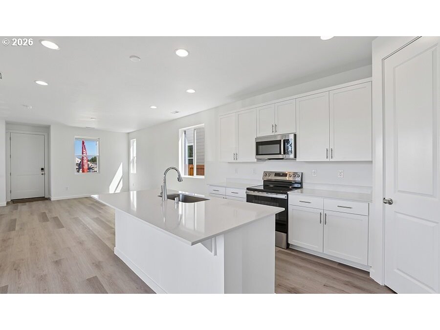 515 SW EATON BLVD