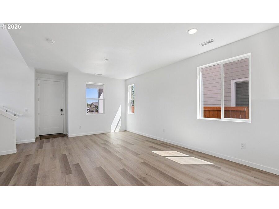 515 SW EATON BLVD