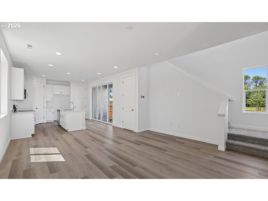 515 SW EATON BLVD