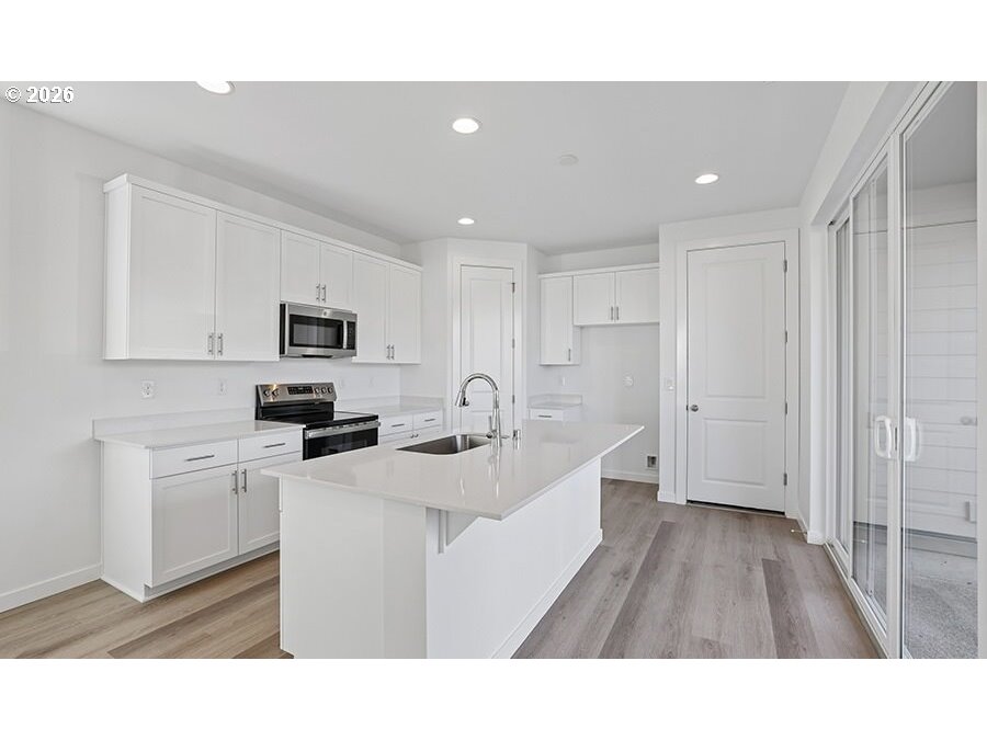 515 SW EATON BLVD