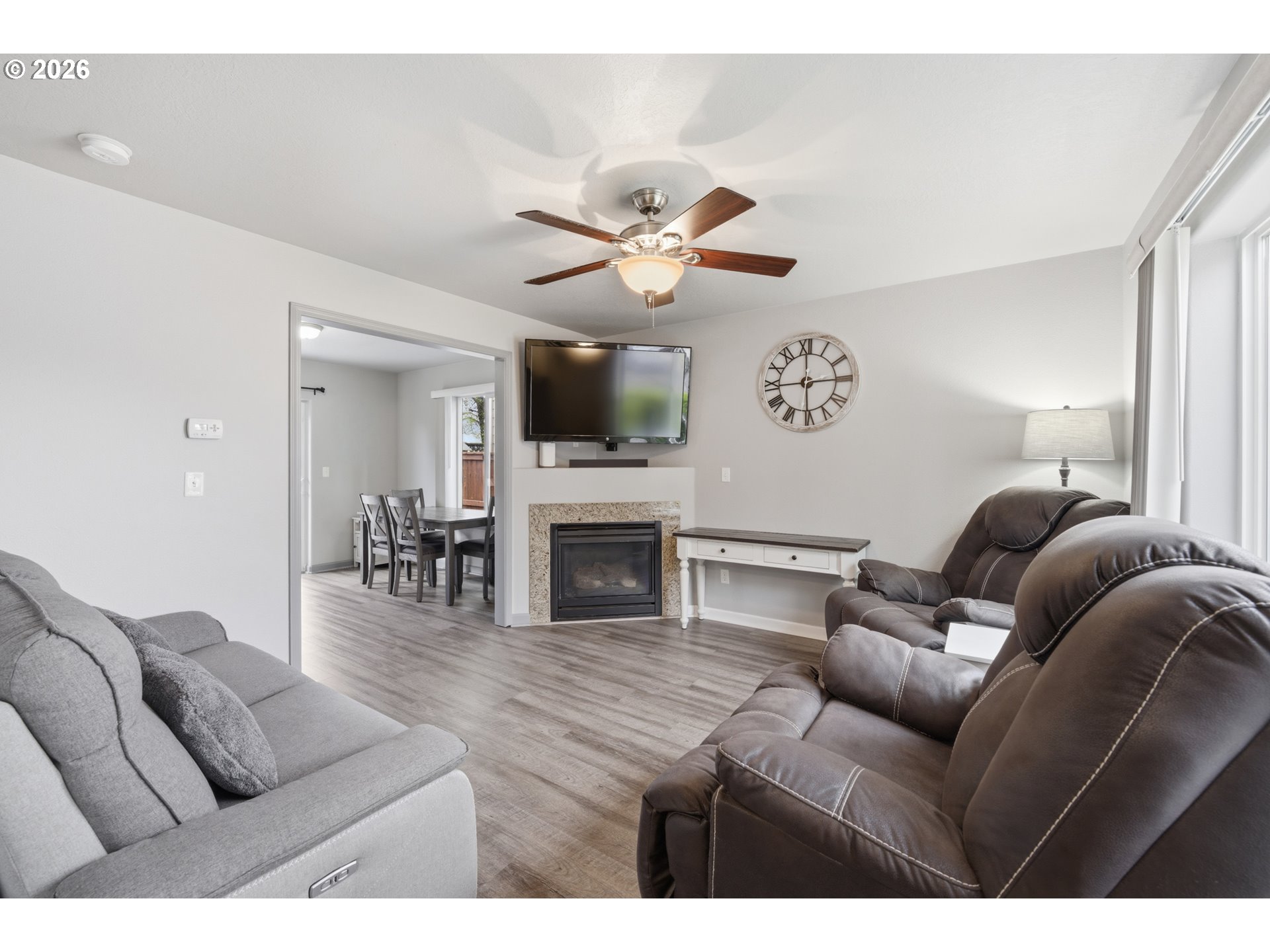 406 SUNSET CT