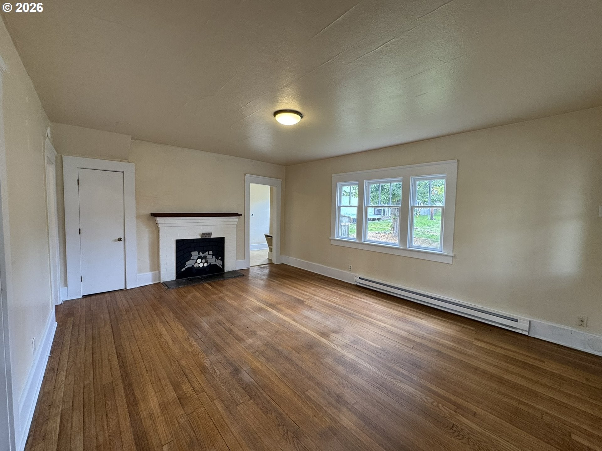 90 E 20TH AVE