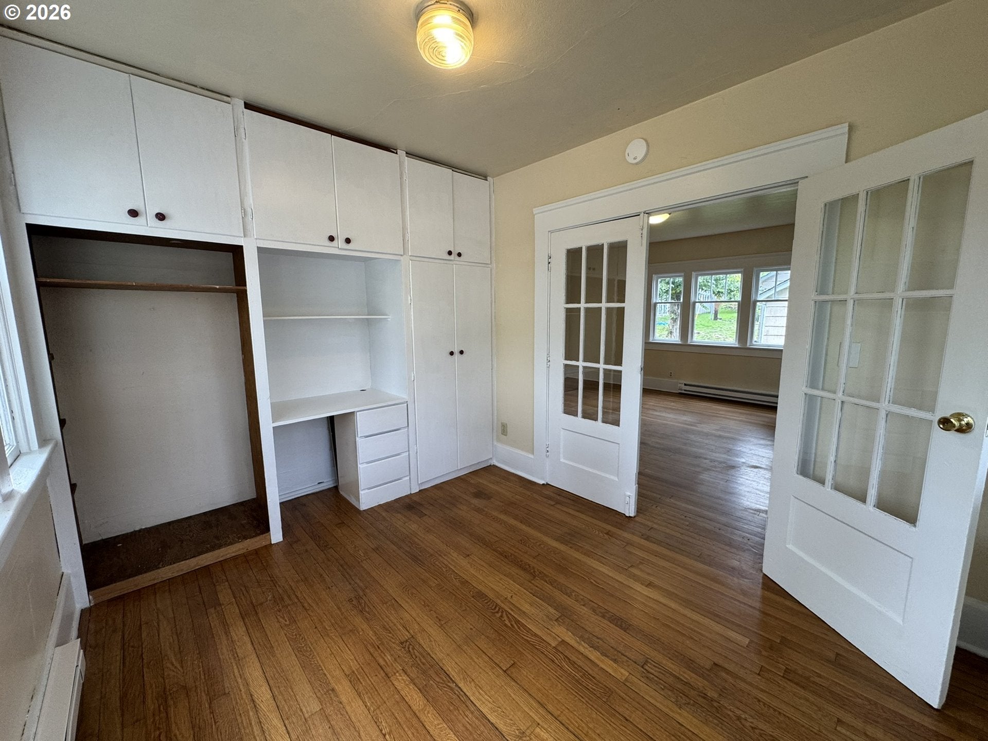 90 E 20TH AVE