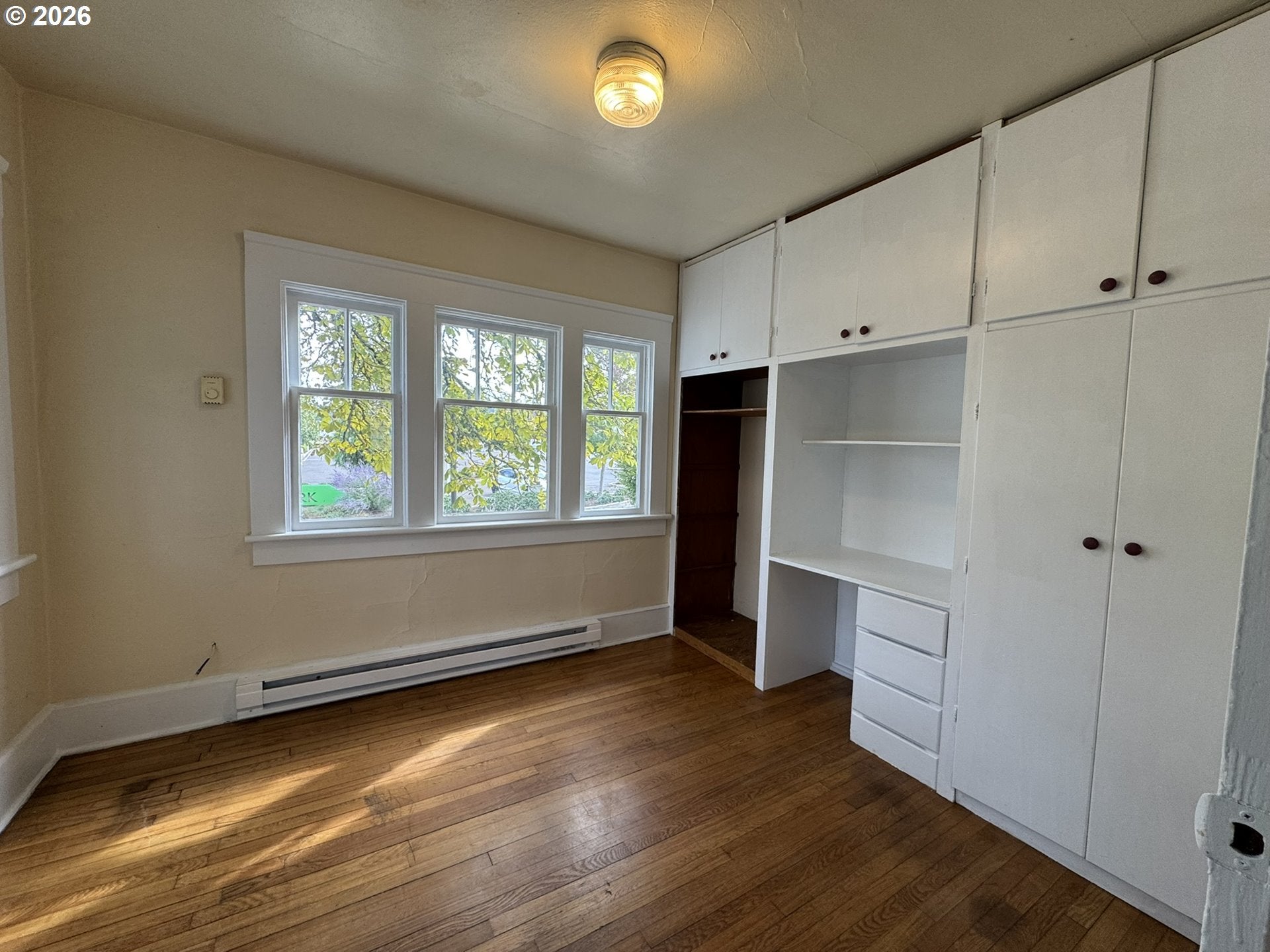 90 E 20TH AVE