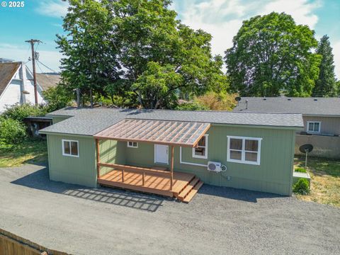 156 CEDAR ST Yoncalla OR 97499