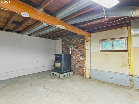 A home in Clatskanie