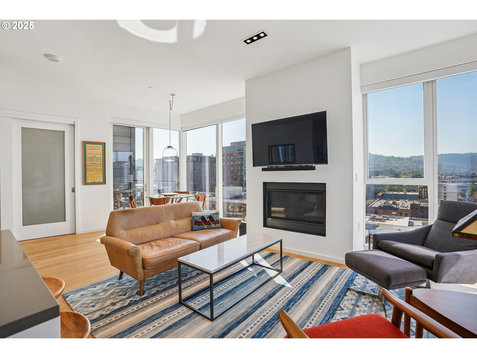 1075 NW NORTHRUP ST 1012