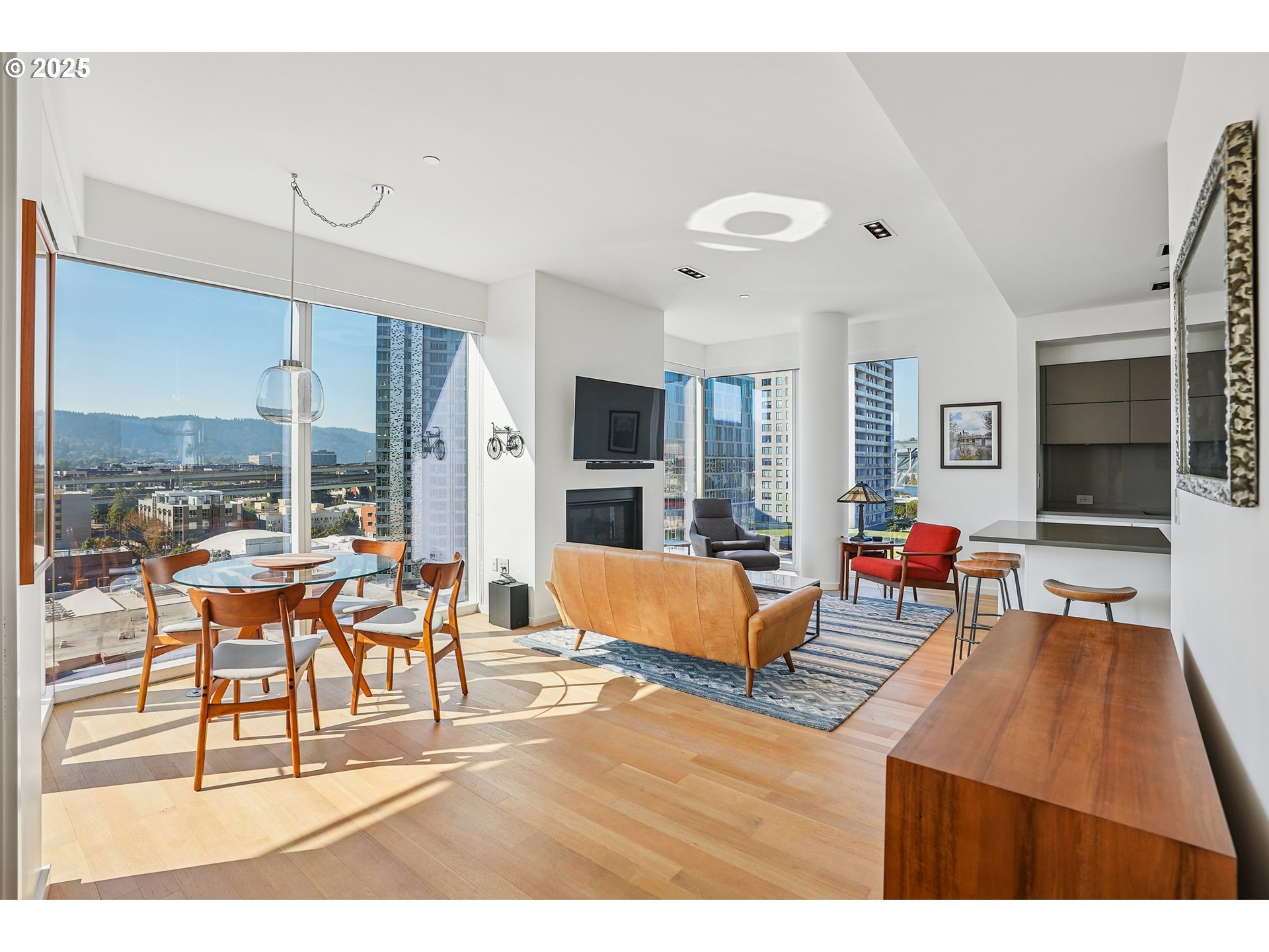 1075 NW NORTHRUP ST 1012