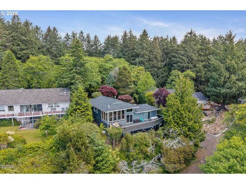 Photo of 1626 NE Regatta Way, Lincoln City, OR 97367 (MLS # 494329774)