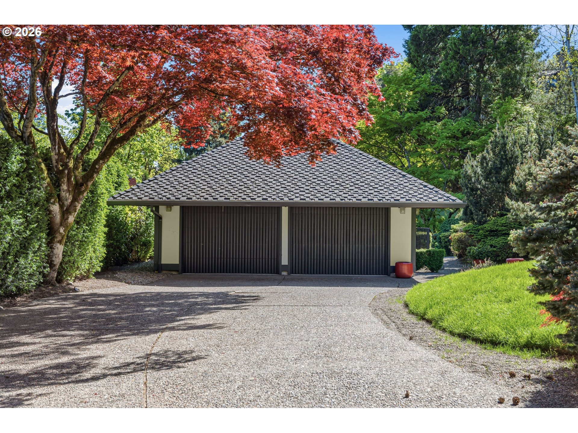 28 MONTICELLO DR