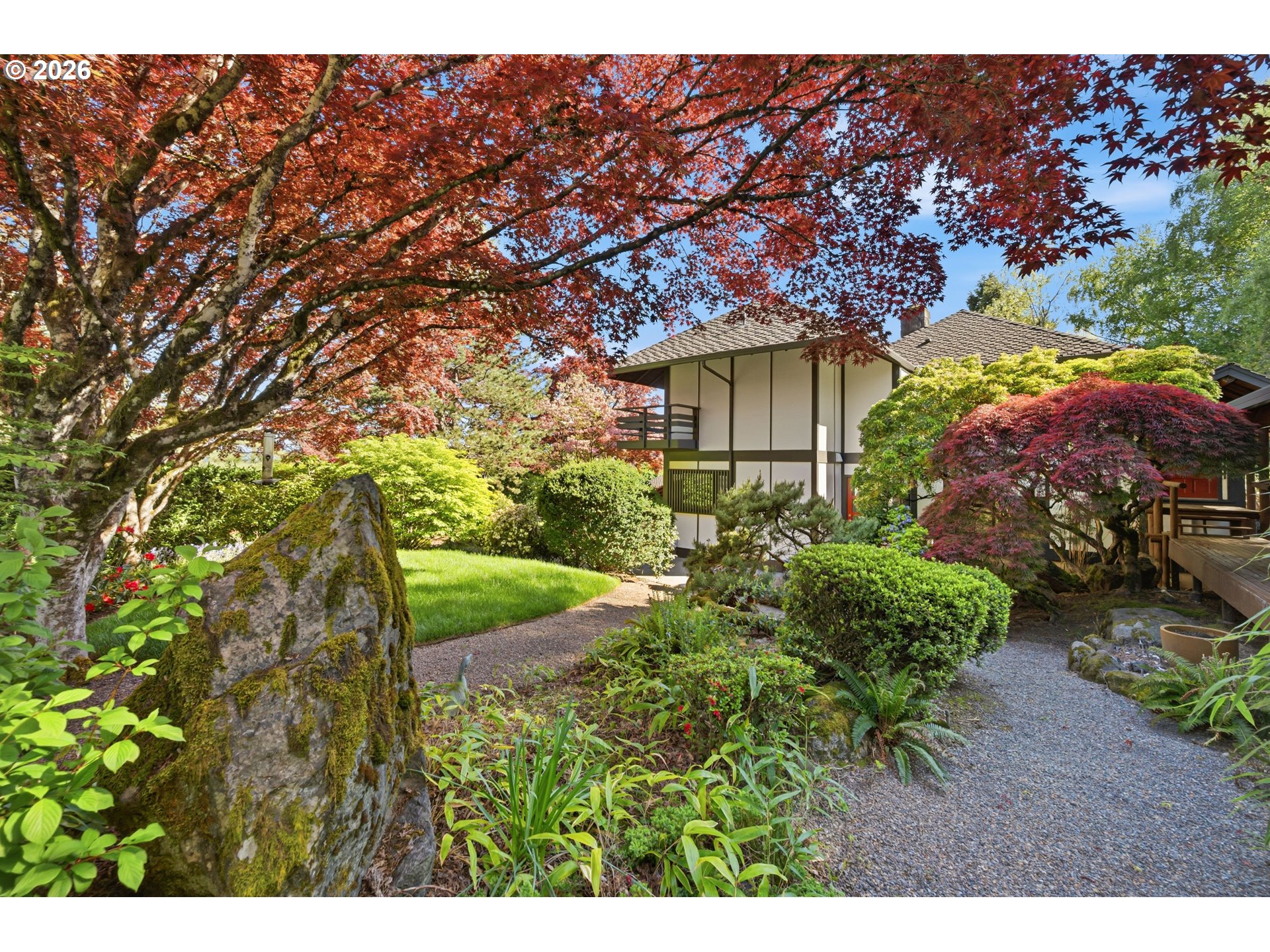 28 MONTICELLO DR