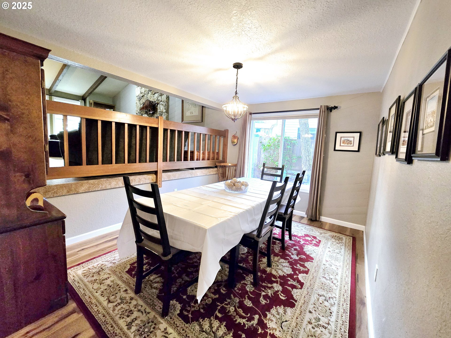 607 NW WOODOAK DR