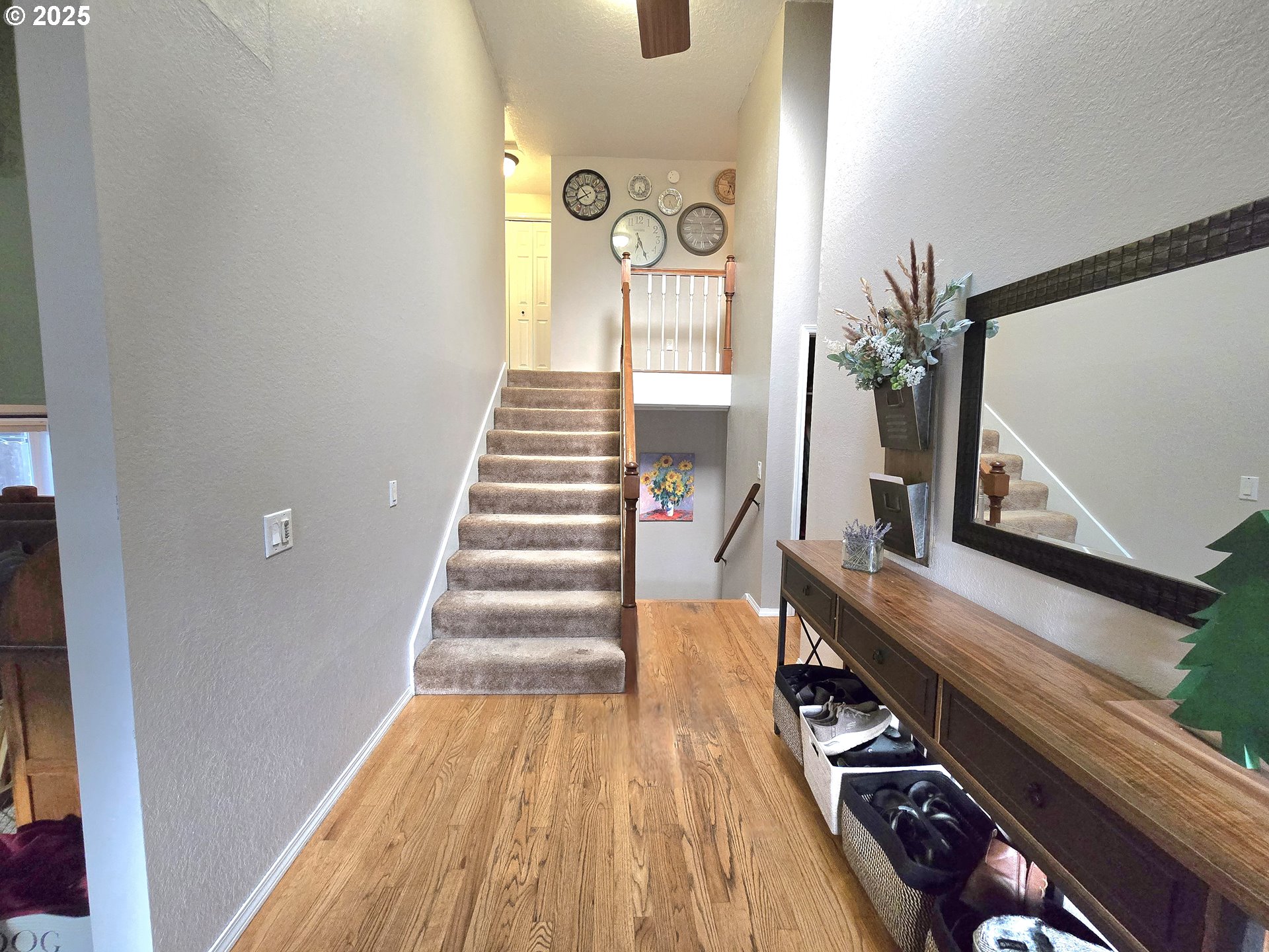 607 NW WOODOAK DR