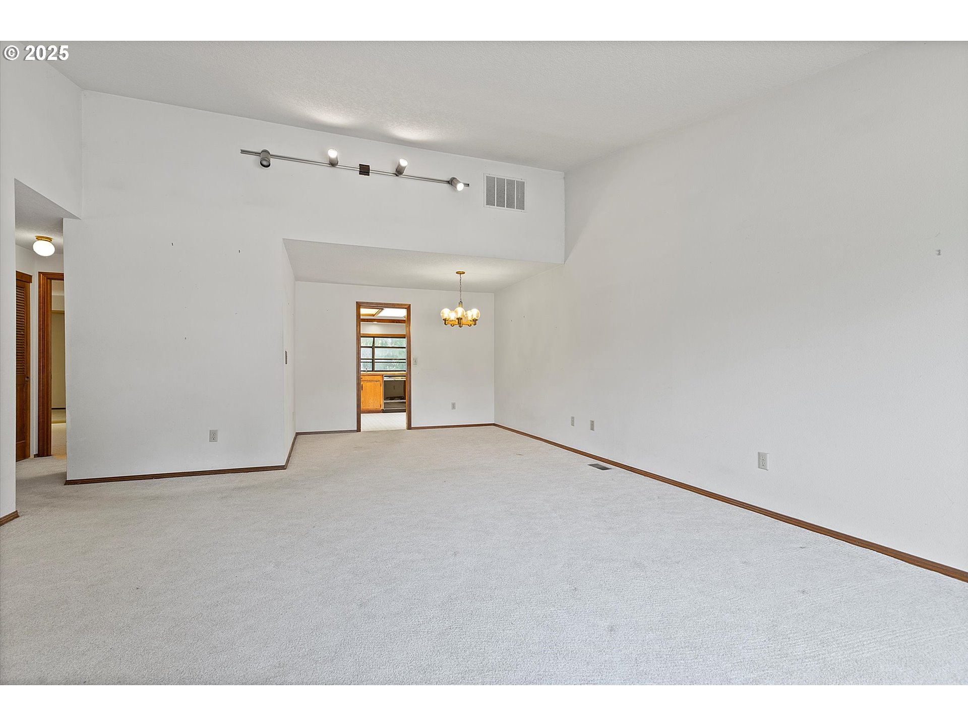 16445 SW MEADOWOOD WAY