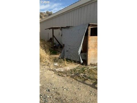 A home in Baker City