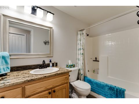 Tiny photo for 28 Sandalwood Loop, Creswell, OR 97426 (MLS # 668494411)