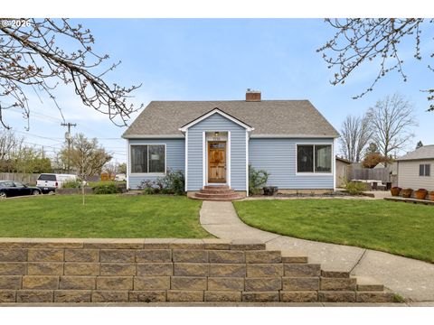 1336 NE EVANS ST McMinnville OR 97128