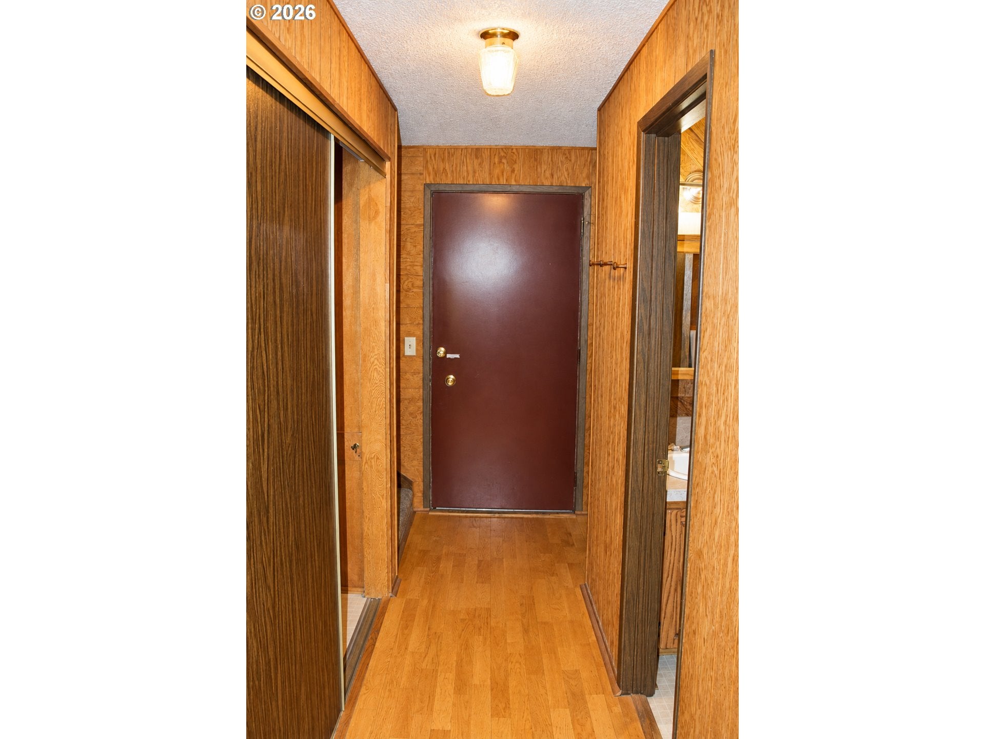 381 NE VILLAGE SQUIRE AVE 2