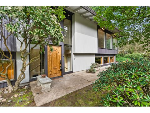 1305 SW UPLAND DR Portland OR 97221