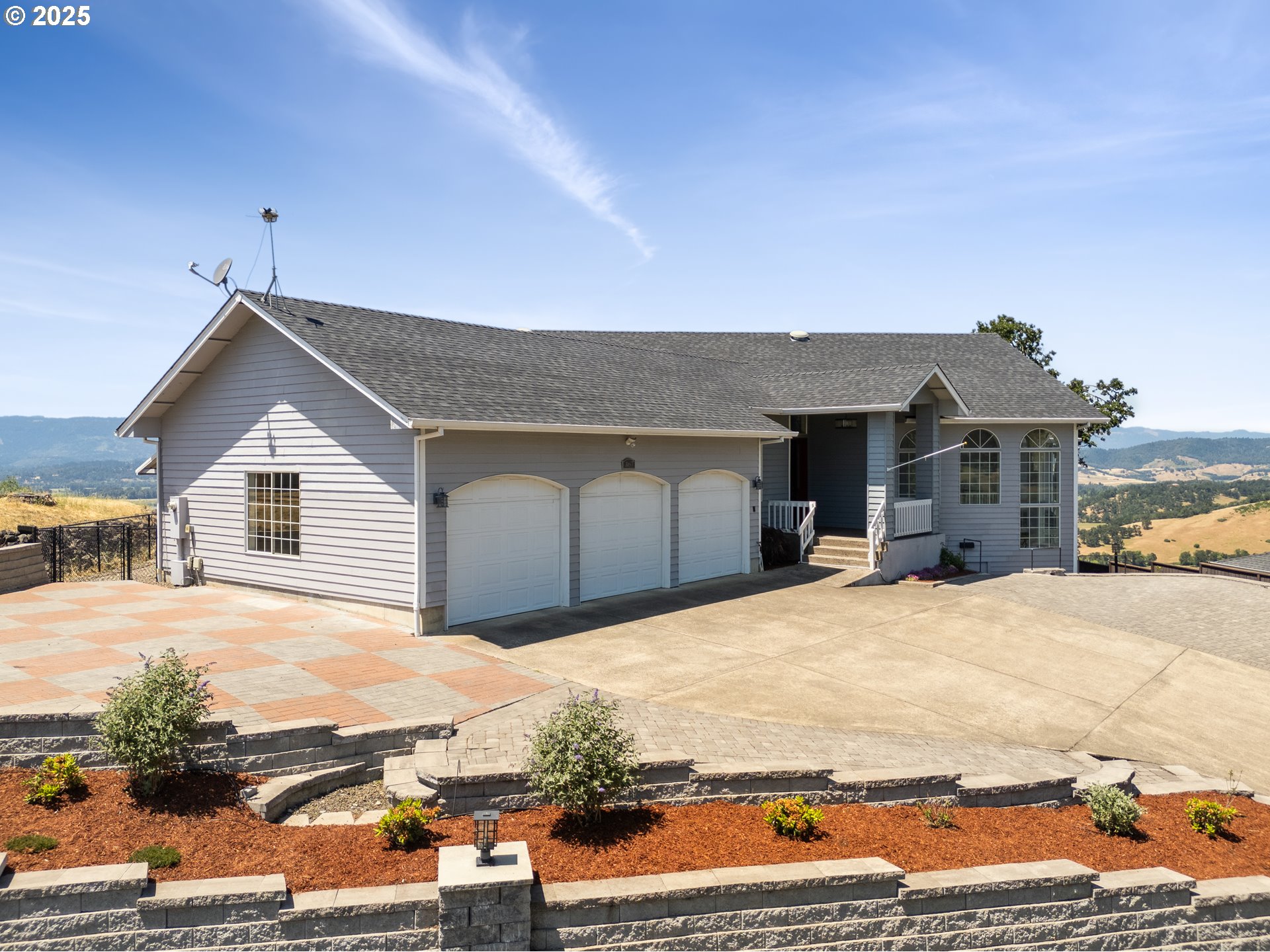 367 RIDGECREST DR