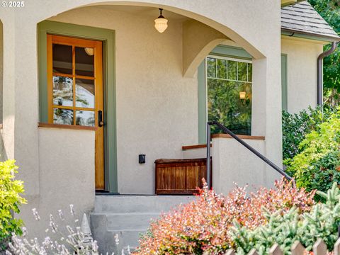 1296 13TH ST West Linn OR 97068