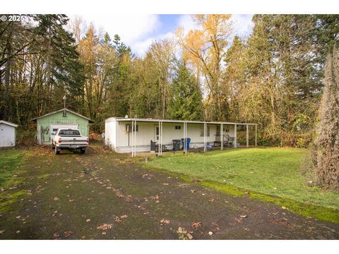 Photo of 23921 Schultz Rd, Aurora, OR 97002 (MLS # 655900375)
