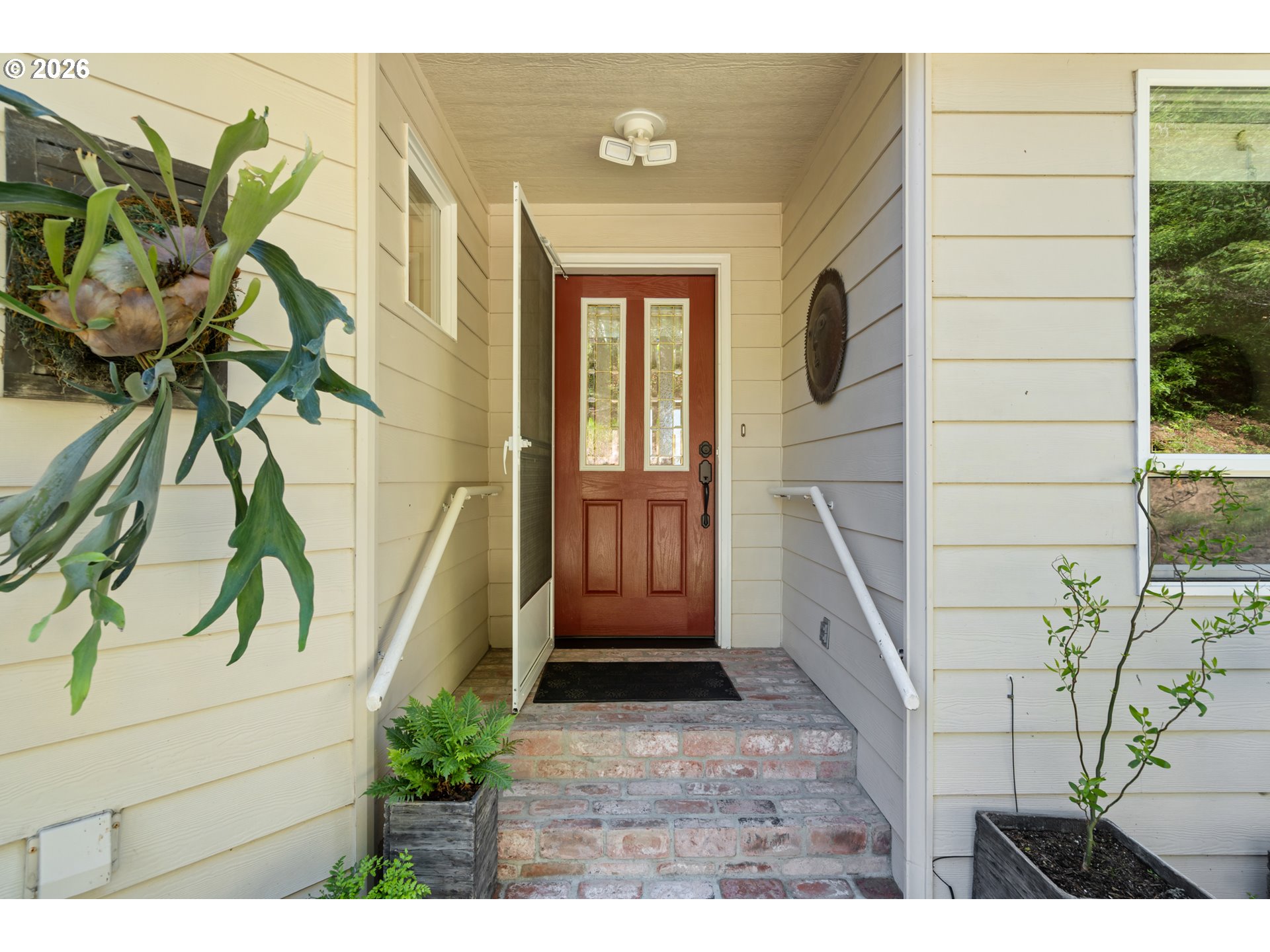 17146 Mountain Dr LN