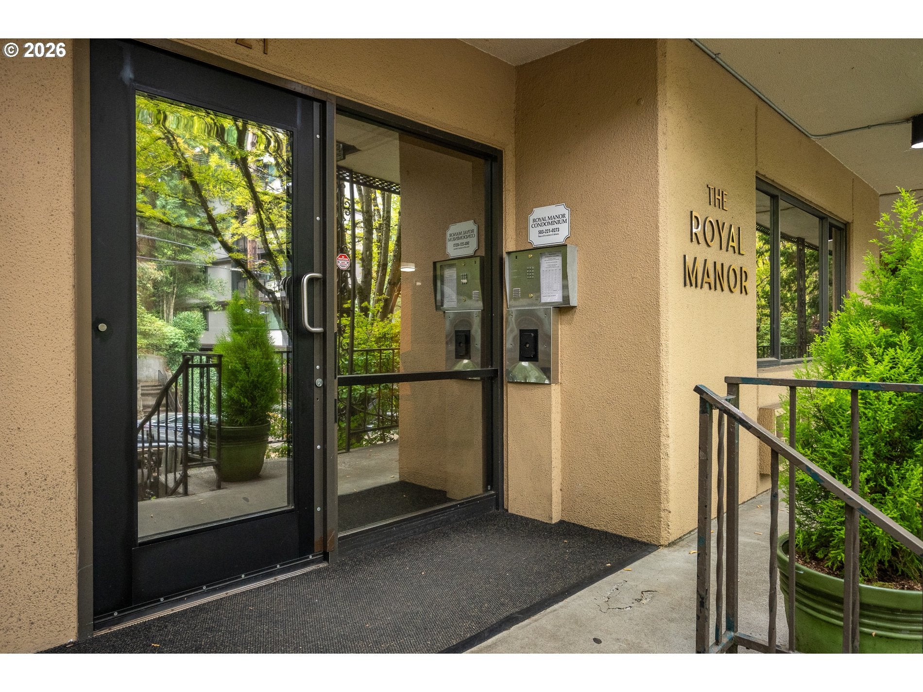 2021 SW MAIN ST 32