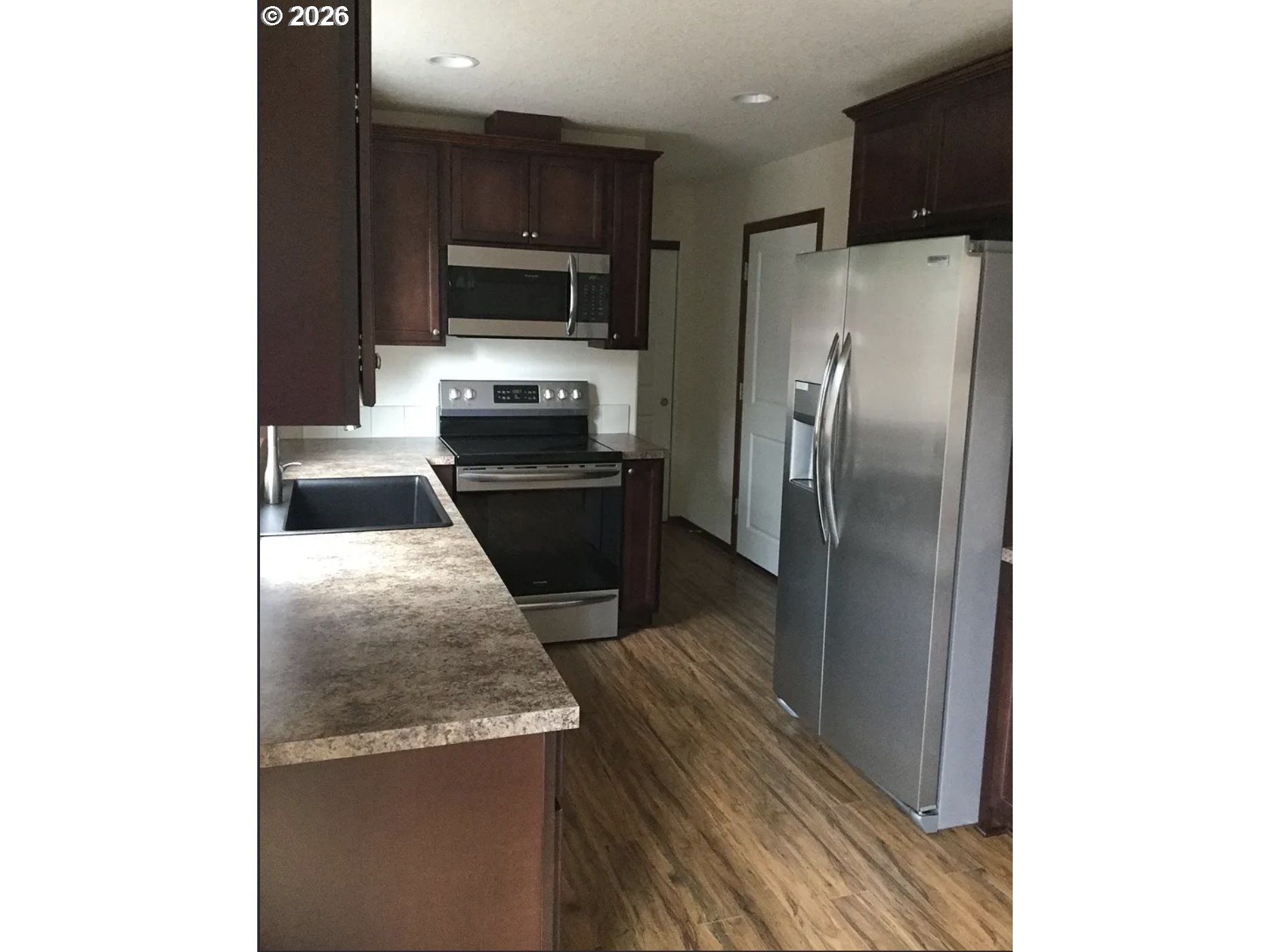 2013 NW BELLA VISTA DR